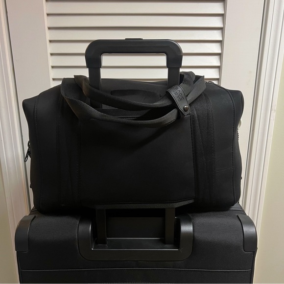 SOLD DAGNE DOVER Large Black Landon Neoprene Carryall Travel Bag EUC! - Picture 12 of 15